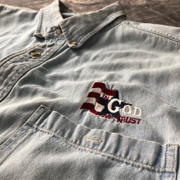 Summer vibe jean button-up. - Picture 2 of 4